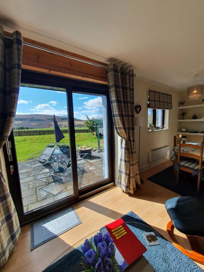 Lindas Retreats Self Catering Accommodation 1 Bedroom Cottage Or 3 Bedroom House Tomintoul Exterior foto